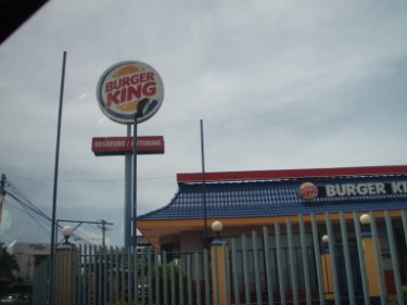 Burger King in El Salvador - No we didn't eat there!